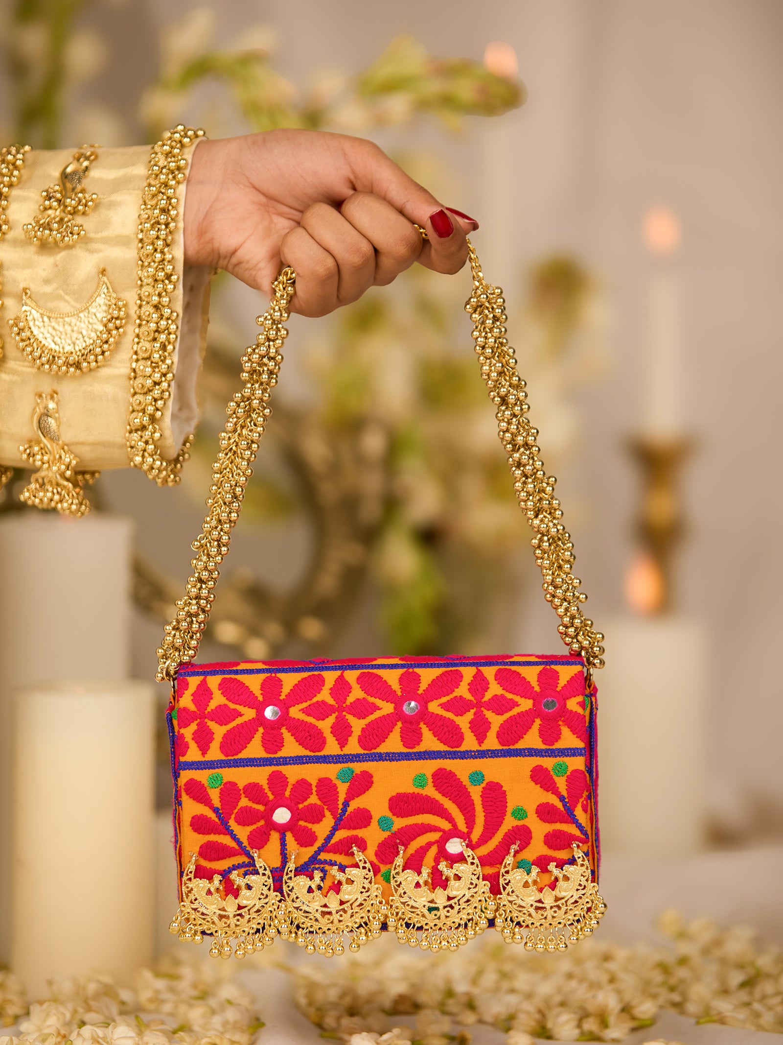 Niyati Moon (Bag)
