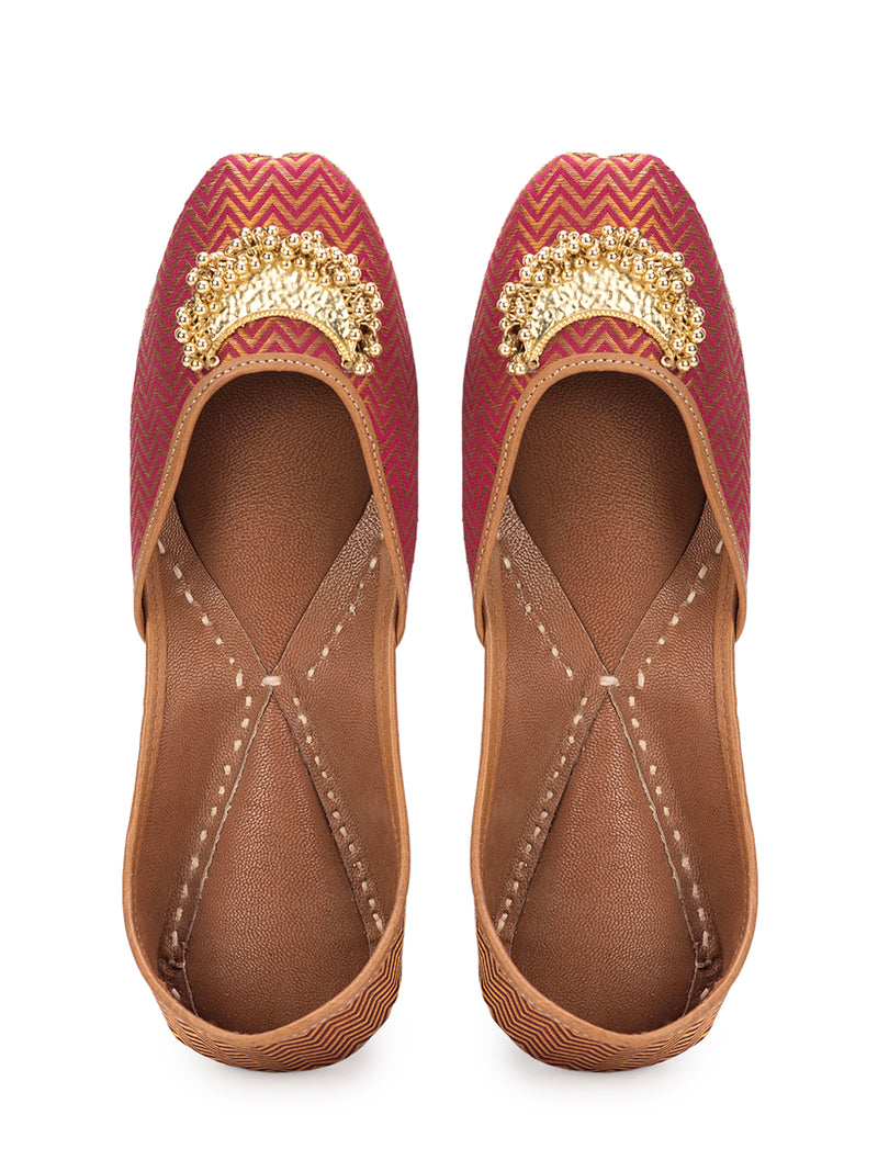 Aashvi Red (Jutti)