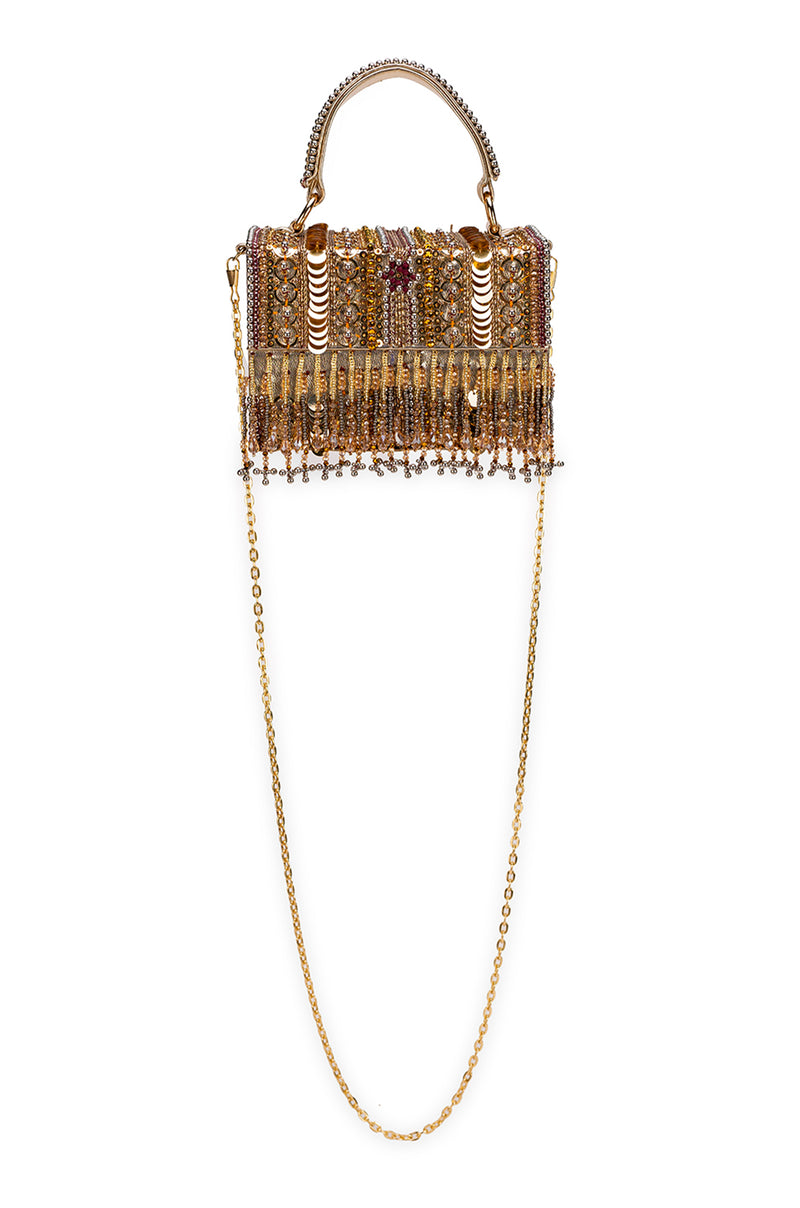 Aadvika (Clutch)