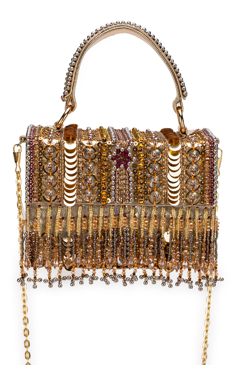 Aadvika (Clutch)