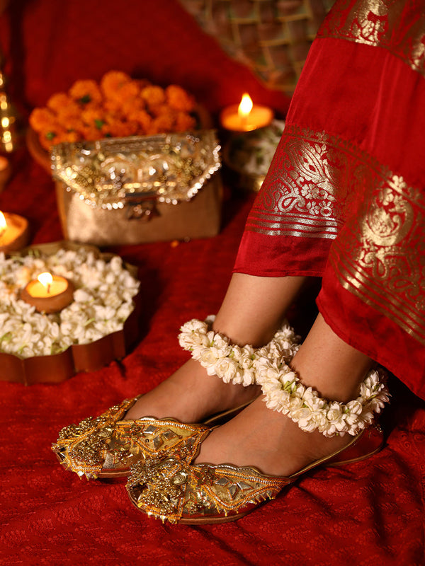 Jasmine Jutti and Handbag Combo - Gold