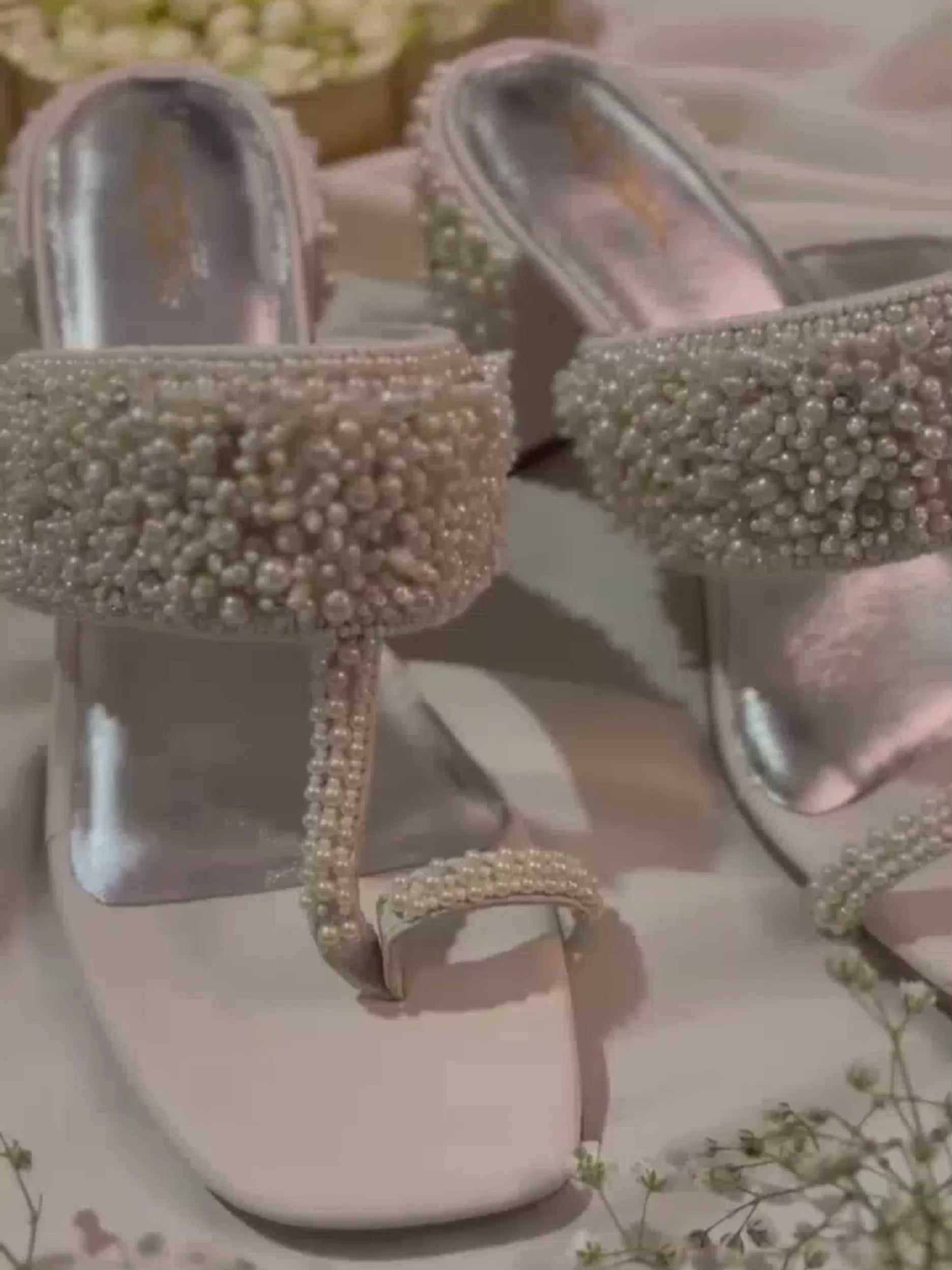 Linus White (Kolhapuri Heel)