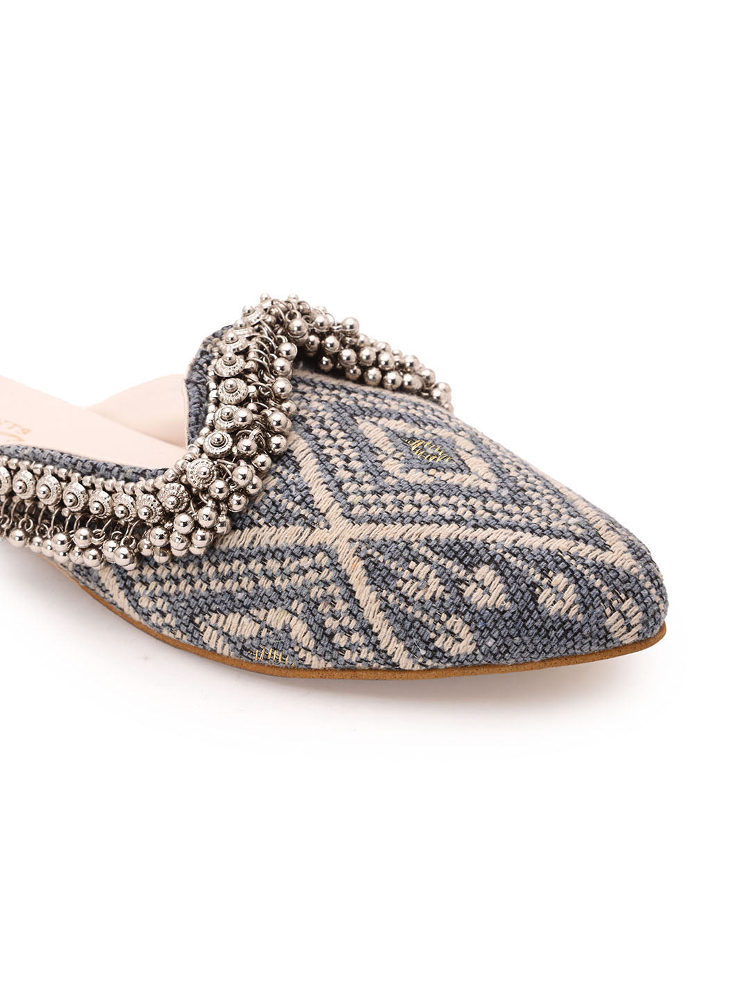 Sara (mule) - 5elements