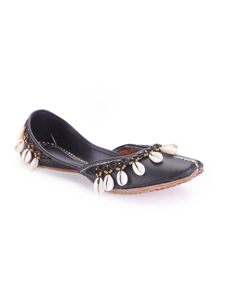 Nitya Black (Jutti)