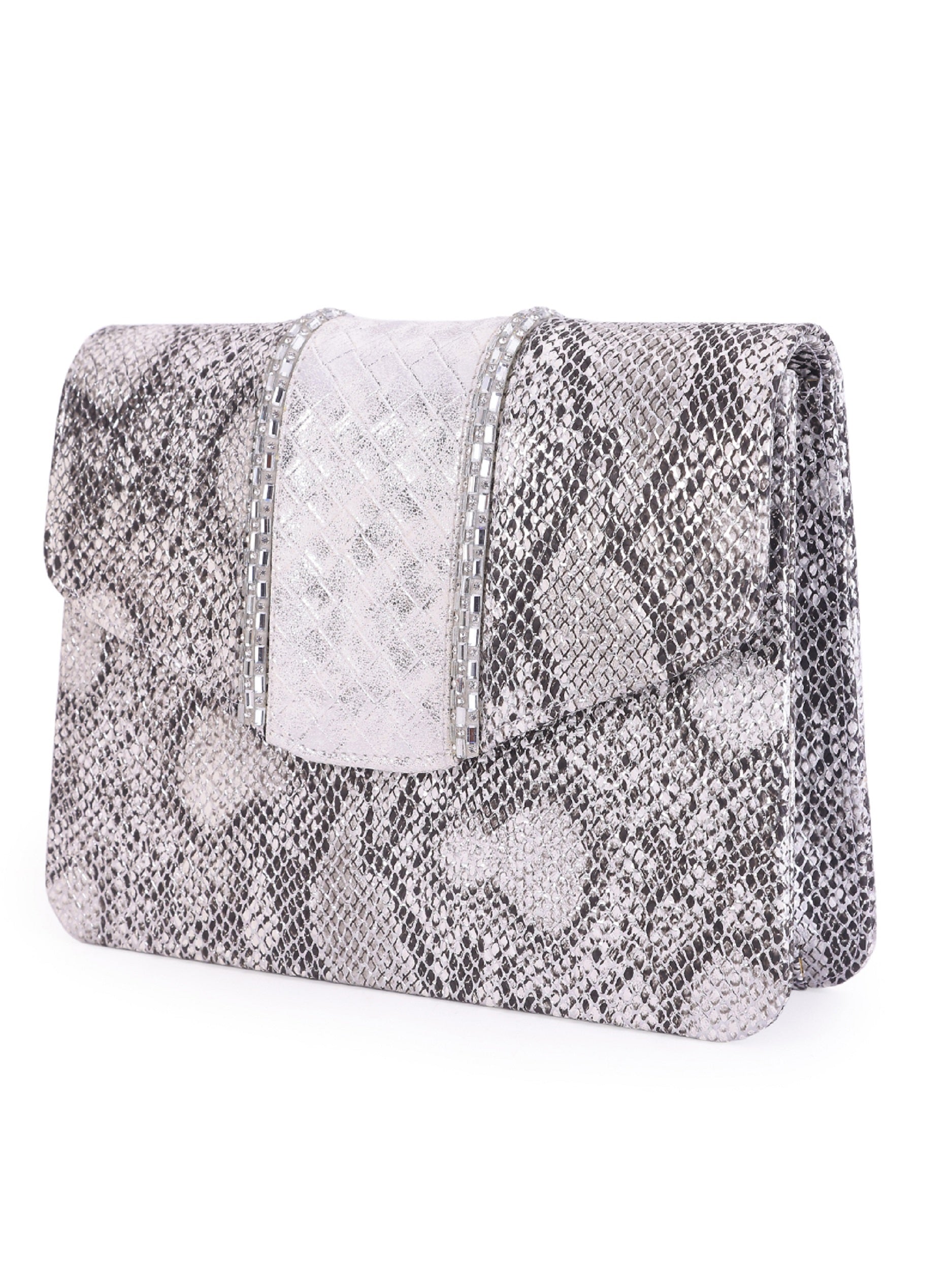 Hassle Clutch 5elements