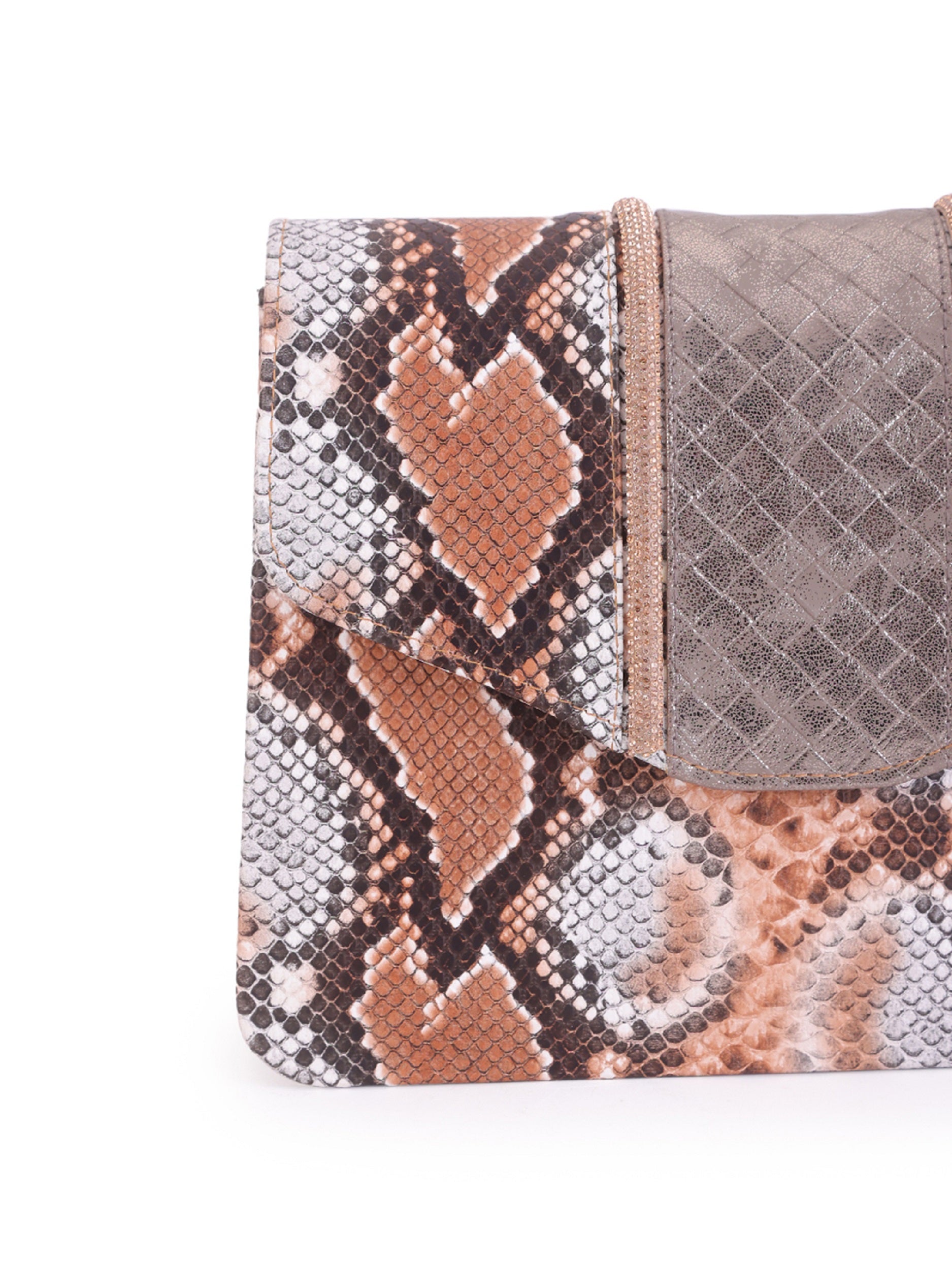 Scramble Clutch 5elements