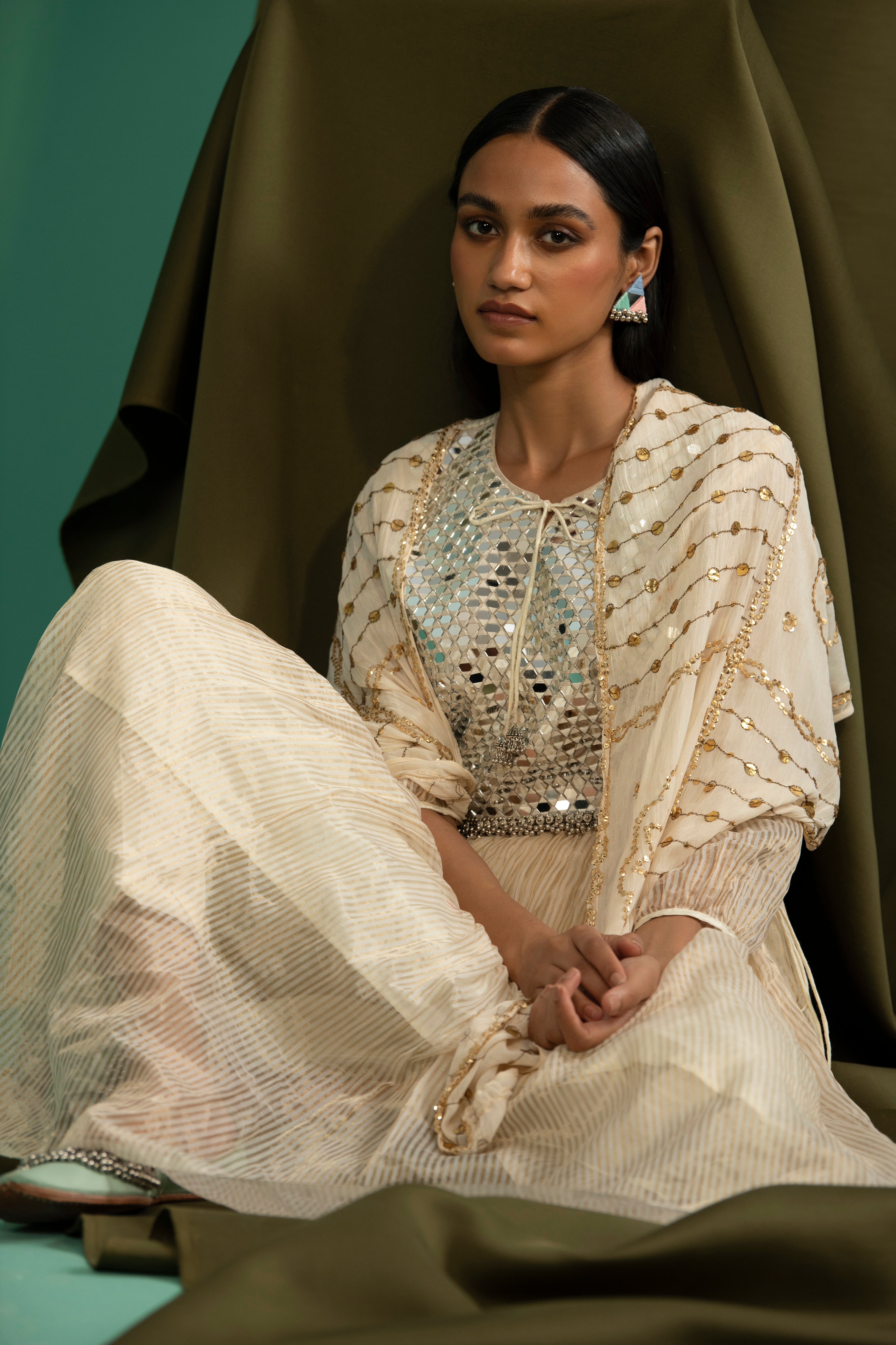 Gopika - Off White kurta Set - 5elements