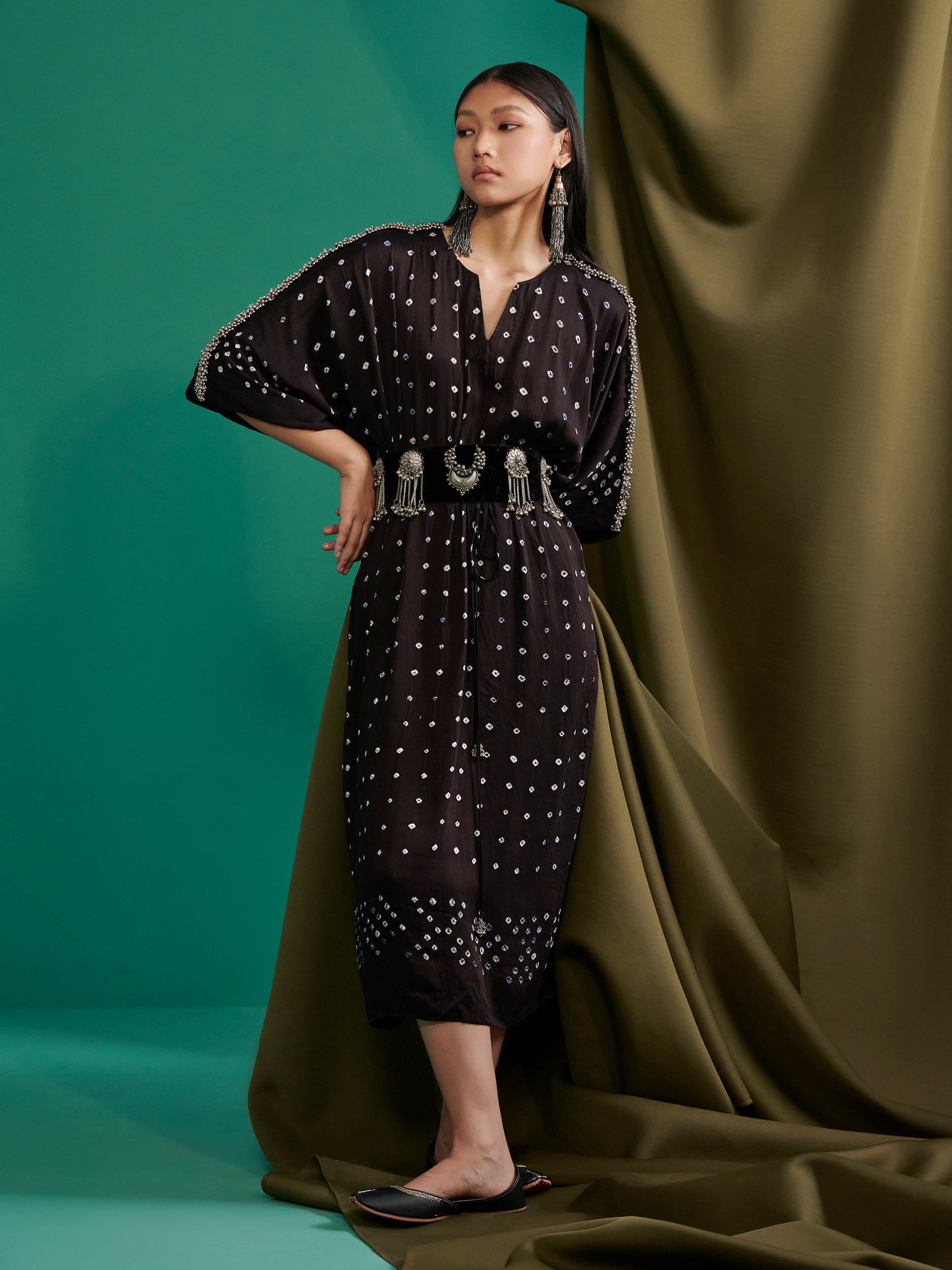 Indulekha - Black (kaftan) - 5elements