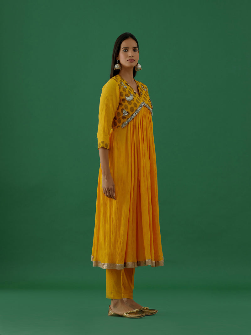 Aashvi - Yellow kurta Set - 5elements